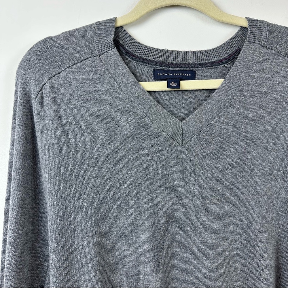 Banana Republic Lightweight V-Neck Grey Sweater Elbow Patches